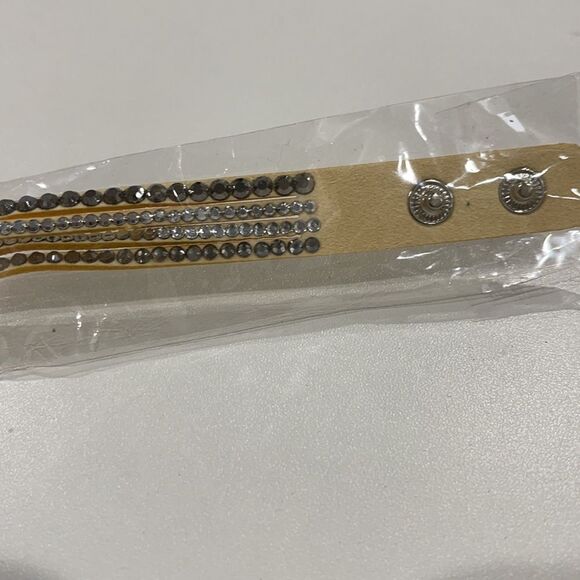 FOUR STRAND yellow khaki rhinestone bracelet! - Picture 3 of 6